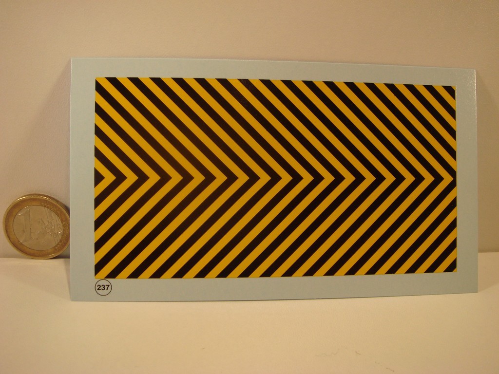 DECALS 1/43 CHEVRONS JAUNE/NOIR – T237