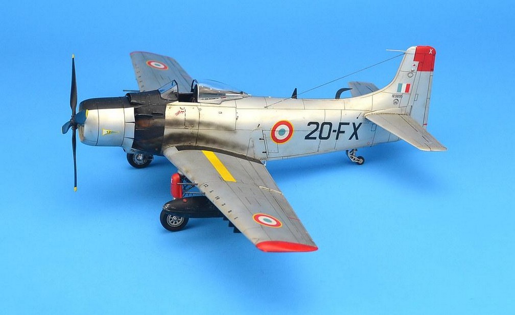 DECALS 1/72 FRENCH AIR FORCE DOUGLAS AD-4 SKYRAIDER - COLORADO DCC721 – Image 4