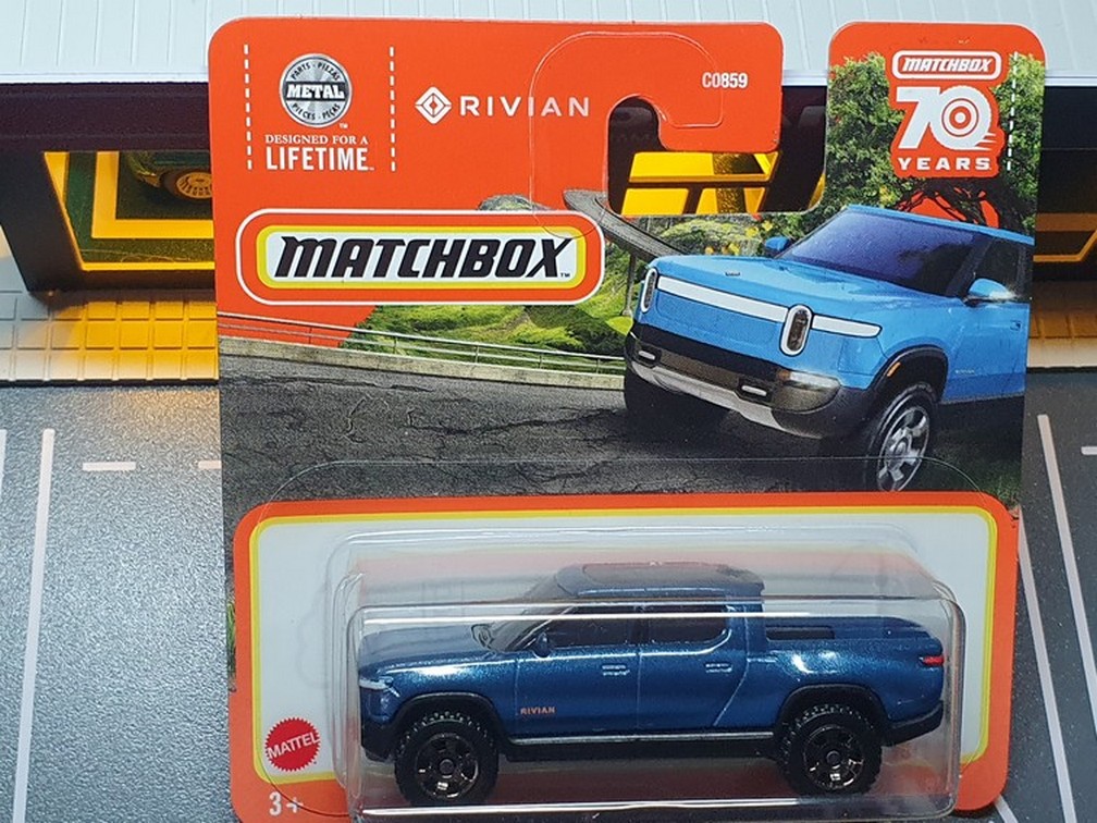 RIVIAN R1T 2021 - 1/64 MATCHBOX BLISTER (70 years) n°38/100 - Minicars ...
