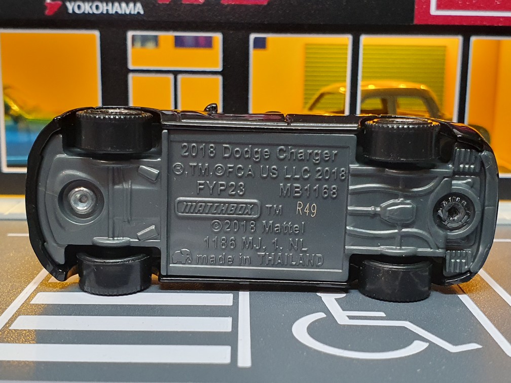 DODGE CHARGER 2018 - 1/64 MATCHBOX POWER GRAB 2023 (70 years) N° 13/100 – Image 4